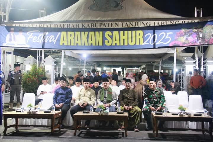 Bupati Tanjab Barat Resmi Lepas Arakan Sahur Ramadan Minggu Kedua   