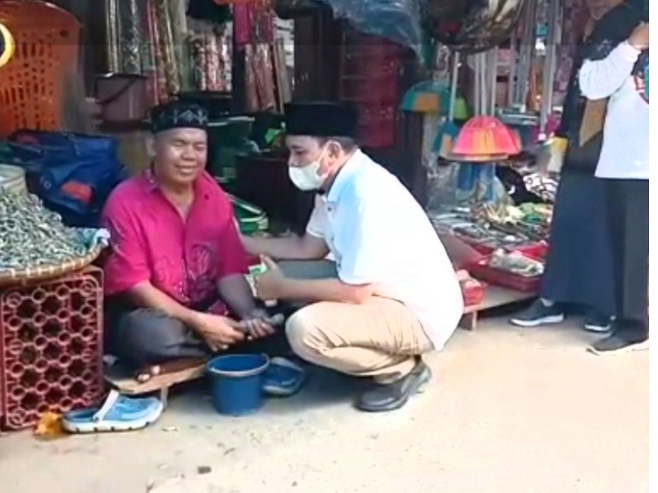 Ustad Amin Sambangi dan Santuni Penyandang Disabilitas, Tak Disangka Dibalas Ini..!