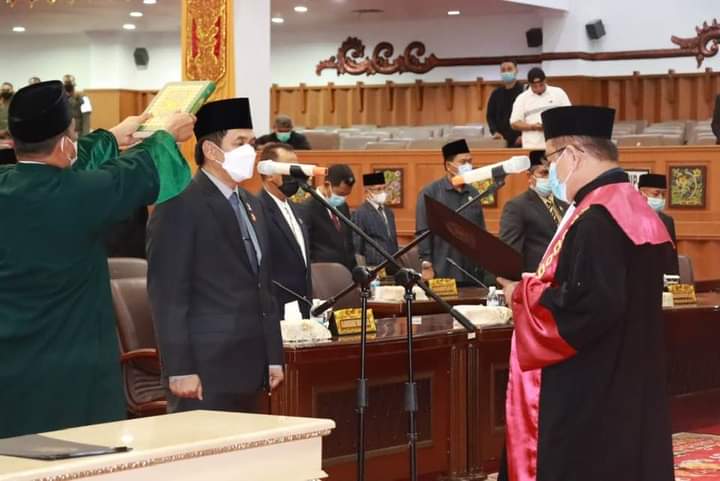 Resmi Geser Posisi Rocky Chandra, Faizal Riza Dilantik Sebagai Wakil Ketua DPRD Provinsi Jambi Resmi Geser Posisi Rocky Chandra, Faizal Riza Dilantik Sebagai Wakil Ketua DPRD Provinsi Jambi