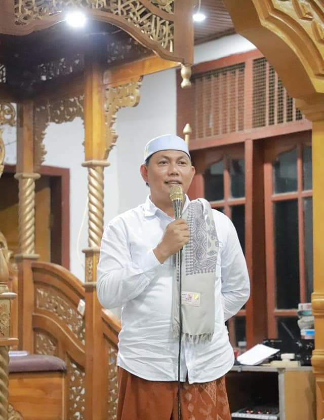 Drs. H. Hairan, SH Melakukan Kunjungan Safari Ramadhan 1444 H/ Di Masjid Al - Muhajirin Desa Lampisi