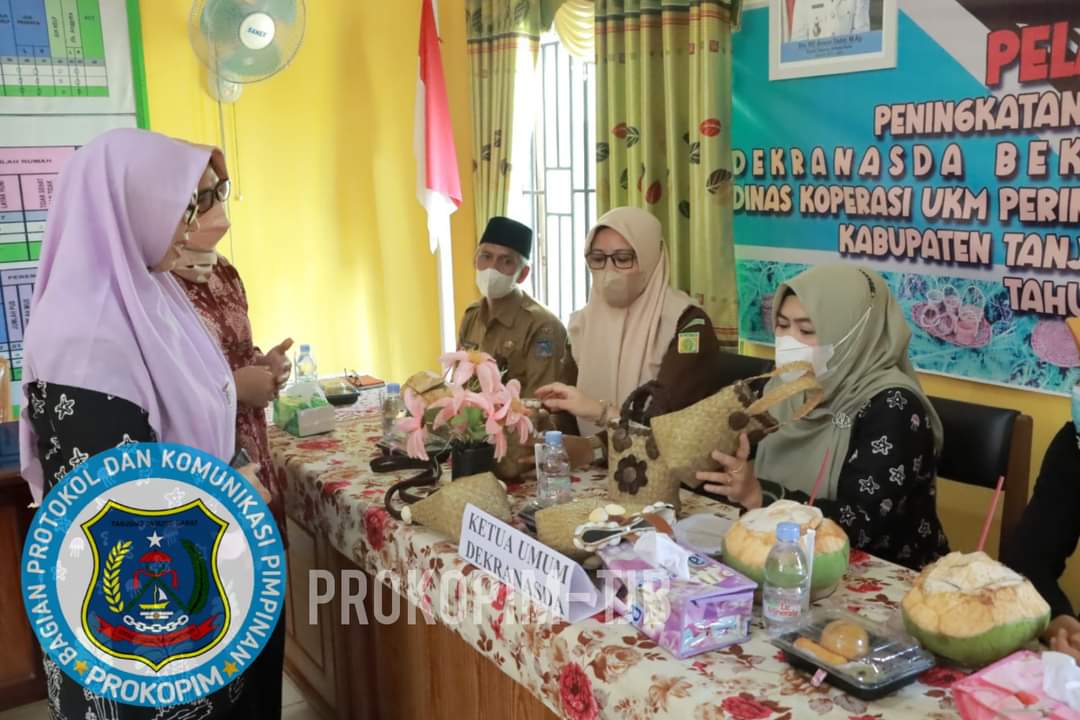 Tingkatkan SDM Bagi Pengrajin, Fadhillah Sadat Buka Pelatihan Mengayam Purun