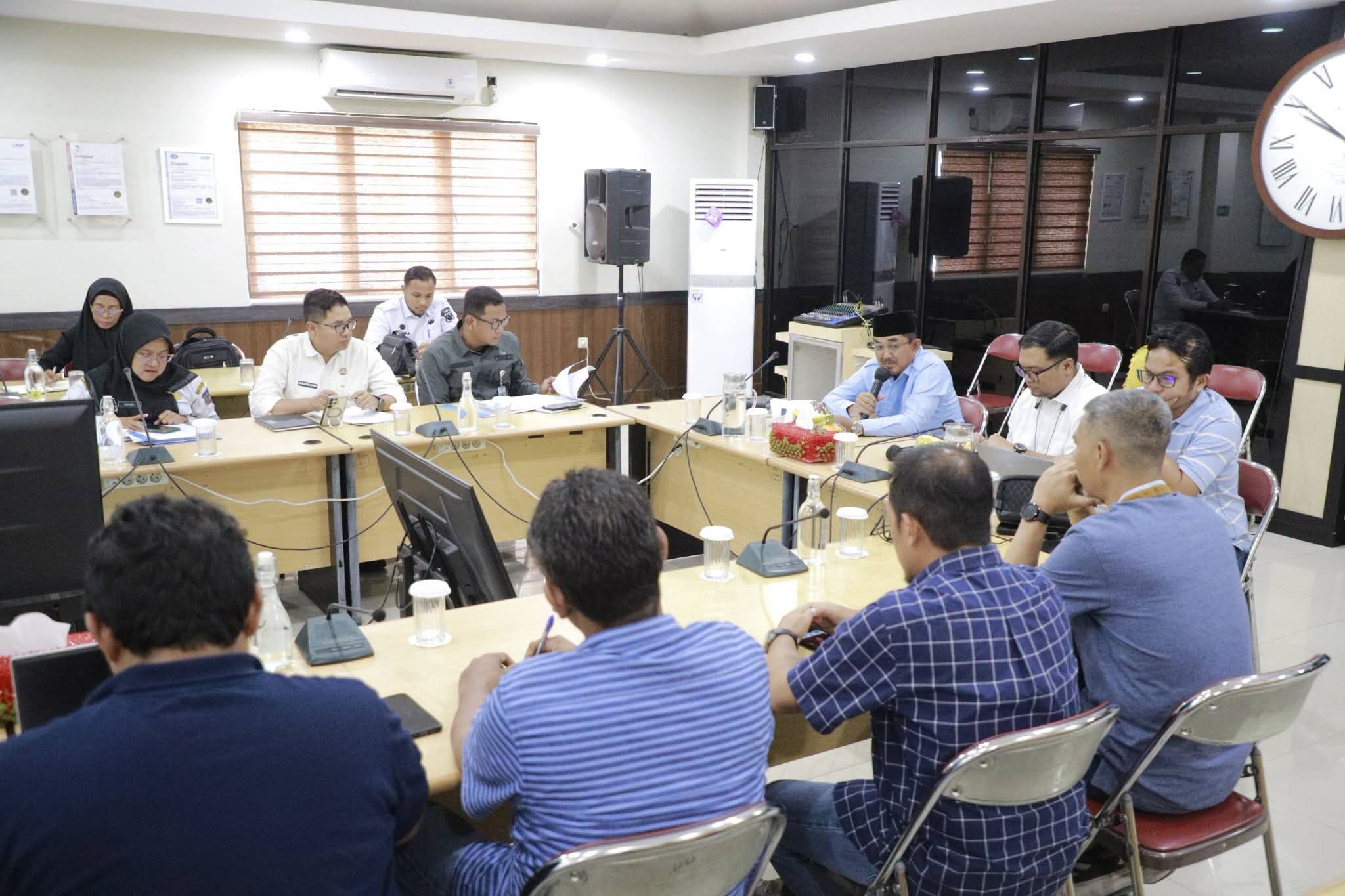 Bupati Dorong Percepatan Pembangunan Jaringan Listrik Desa di Tiga Kecamatan
