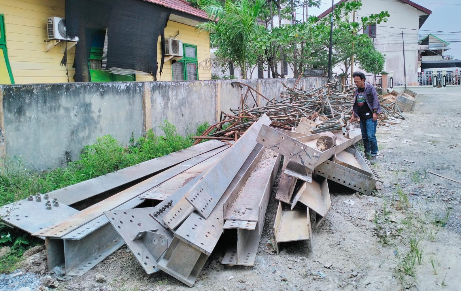 Status Besi H Beam Akhirnya Terkuak, Kadis PUPR Sebut : Itu Aset Negara 