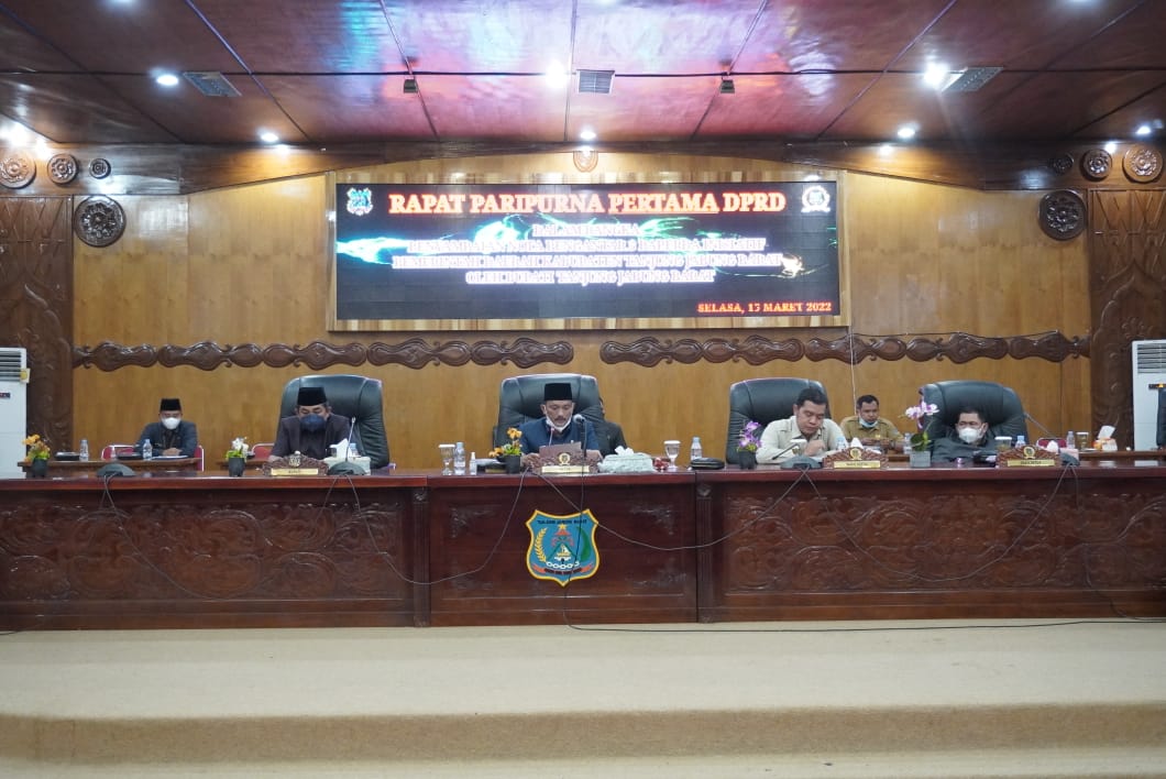 DPRD Tanjab barat Gelar Rapat Paripurna kedua Penyampaian Pemandangan umum fraksi Terhadap 3 Raperda inisiatif DPRD Tanjab barat Gelar Rapat Paripurna kedua Penyampaian Pemandangan umum fraksi Terhadap 3 Raperda inisiatif