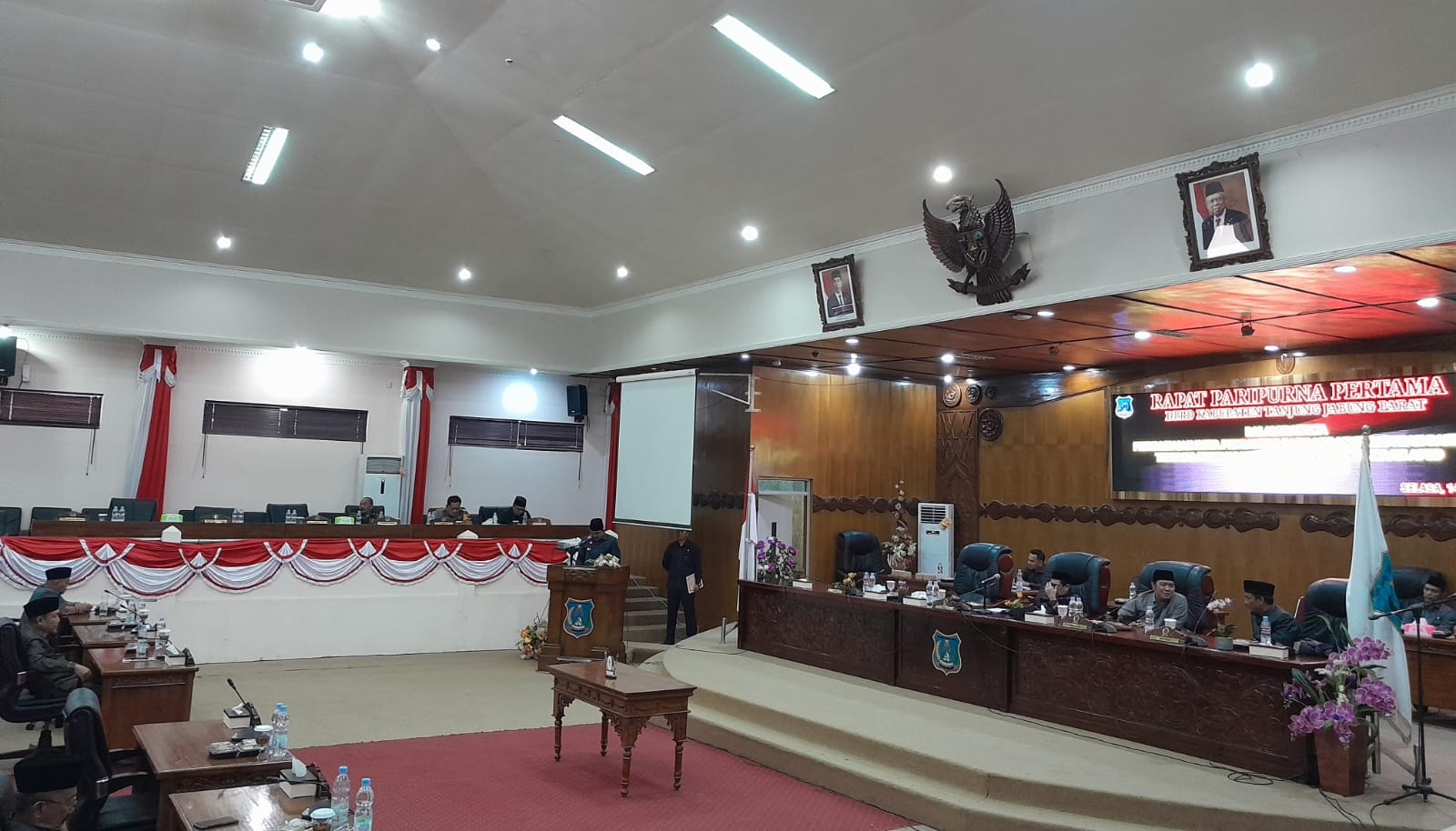DPRD Tanjabbar Gelar Paripurna Pertama Penyampaian Nota Pengantar Ranperda APBD Tahun 2023 DPRD Tanjabbar Gelar Paripurna Pertama Penyampaian Nota Pengantar Ranperda APBD Tahun 2023