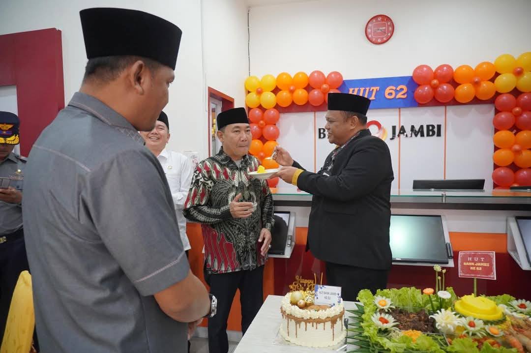 Ketua DPRD Tanjab Barat Hadiri HUT Bank Jambi ke-62 Ketua DPRD Tanjab Barat Hadiri HUT Bank Jambi ke-62