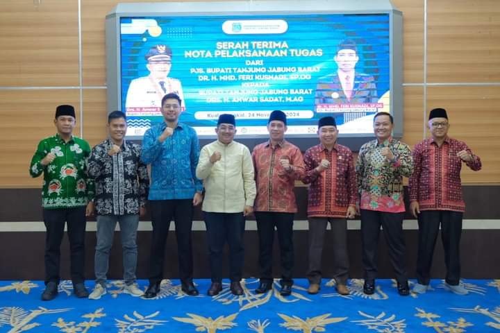 Serah Terima Nota Pelaksanaan Tugas, Anwar Sadat Kembali Jabat Bupati Tanjab Barat