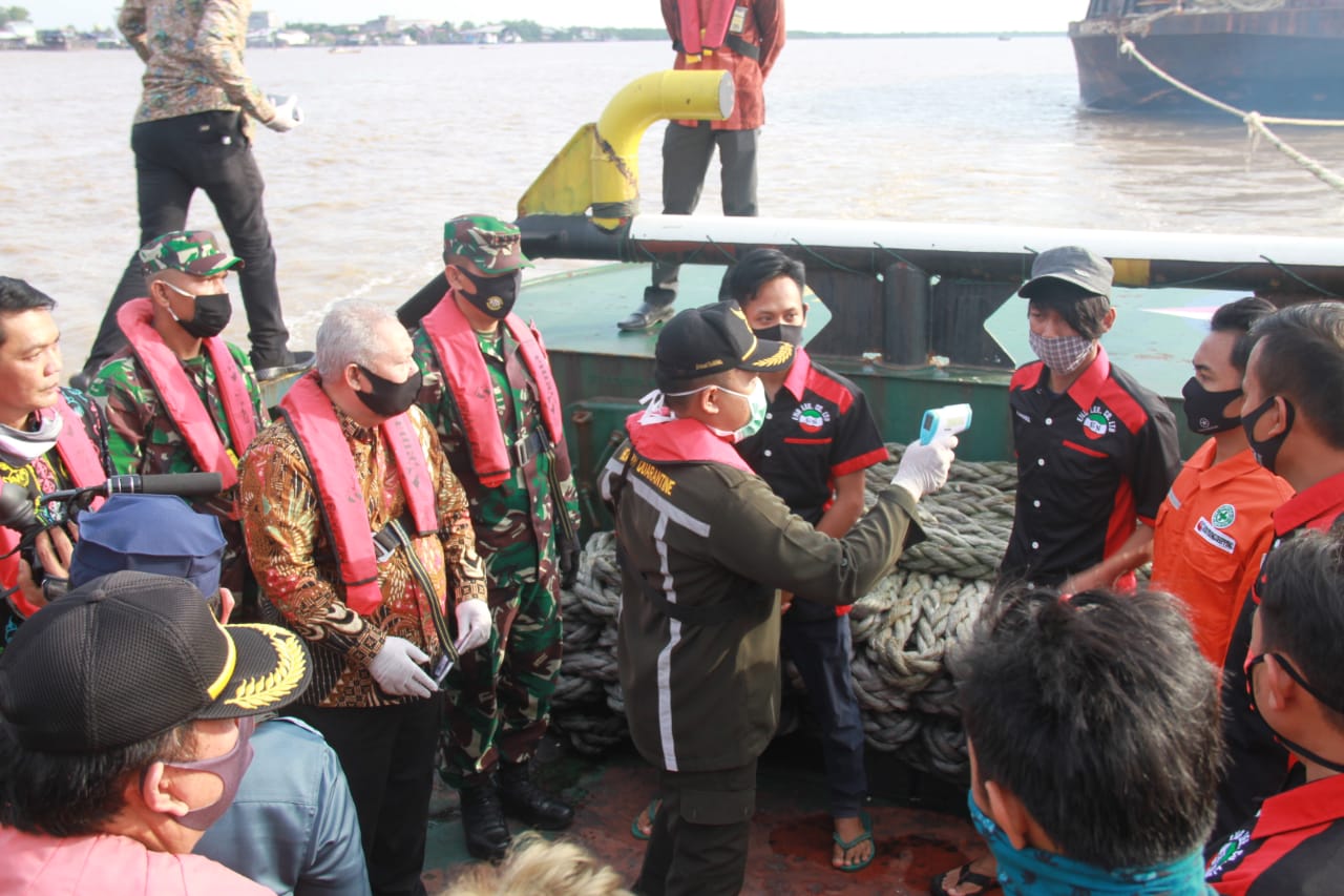 Bupati Bersama Danlanal Palembang Lakukan Patroli Perairan Kuala Tungkal
