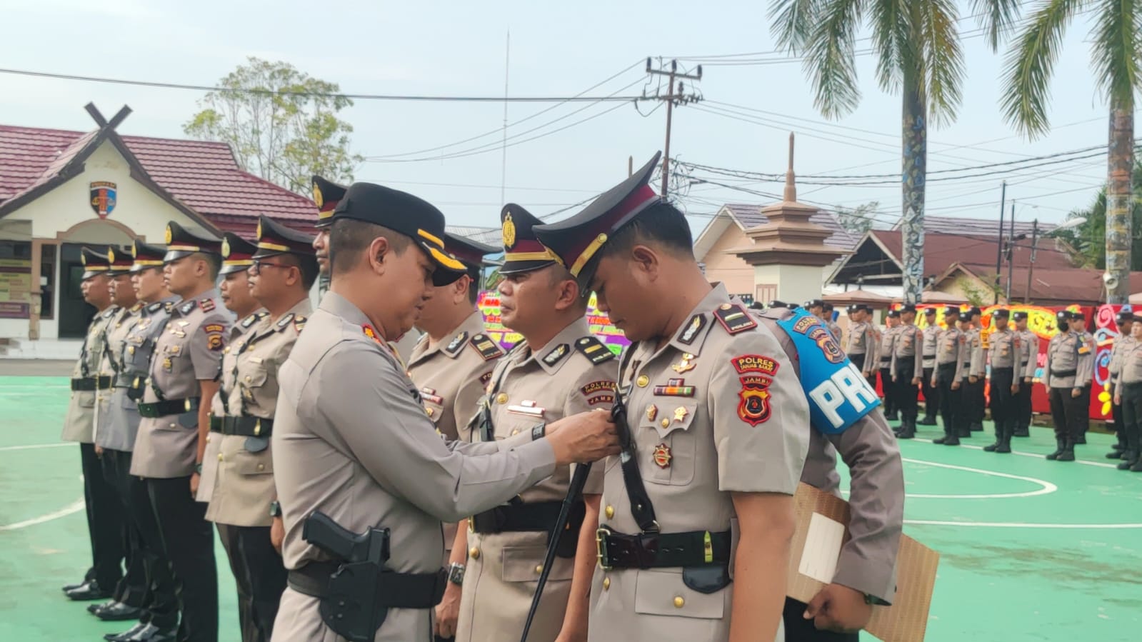 Polres Tanjab Barat Gelar Upacara Serah Terima Jabatan (Sertijab) 