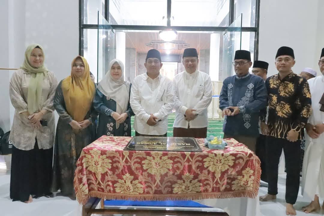 Sjafril Simamora Hadiri Peresmian Masjid Al-Anwar di Komplek Perkantoran Sjafril Simamora Hadiri Peresmian Masjid Al-Anwar di Komplek Perkantoran