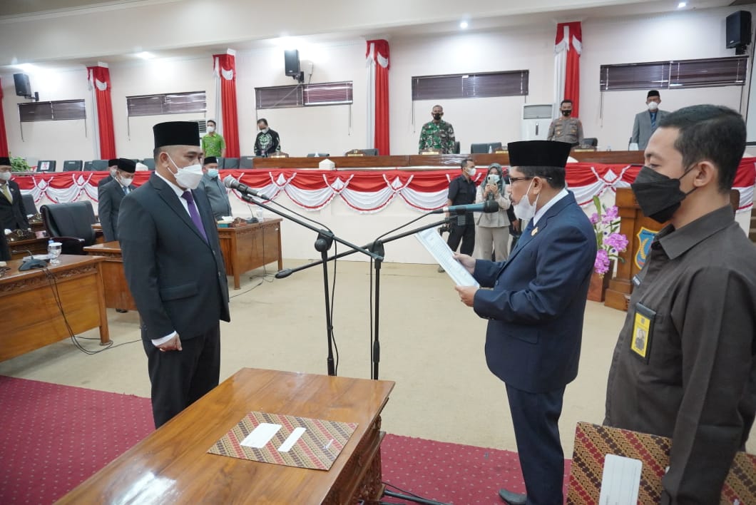Gantikan Alm Syaifudin Jadi Anggota DPRD Tanjabbar, Hasbi Diharapkan Segera Menyesuaikan Diri Gantikan Alm Syaifudin Jadi Anggota DPRD Tanjabbar, Hasbi Diharapkan Segera Menyesuaikan Diri