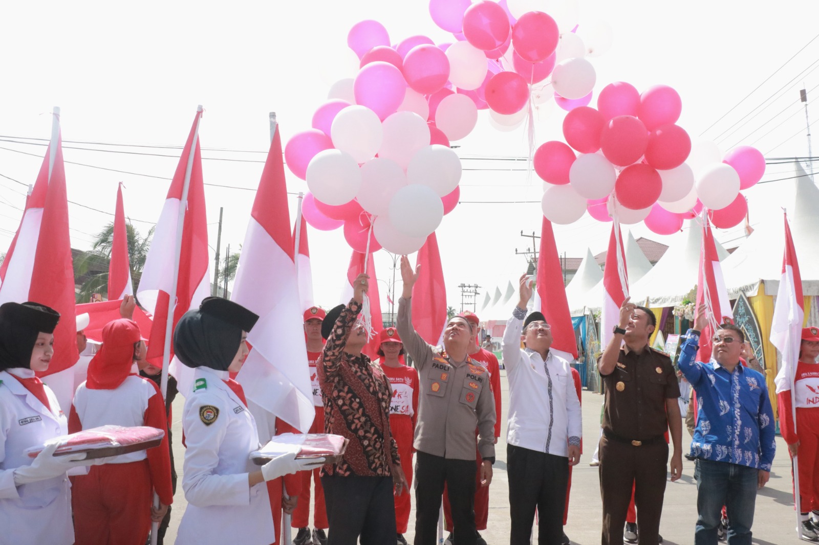 Bupati Tanjabar Resmi Buka Pencanangan Bulan Serengkuh Dayung Serentak Ketujuan Tahun 2023