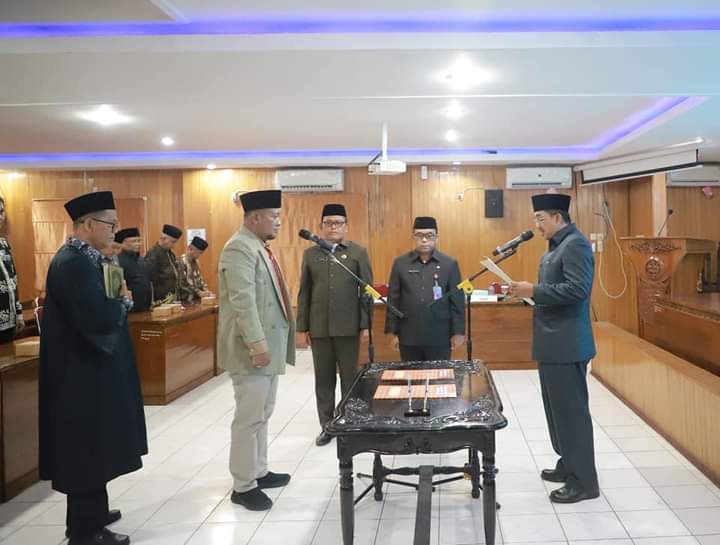 Bupati Tanjab Barat Hadiri Pelantikan dan Sumpah Jabatan Direktur Perumda Air Minum Tirta Pengabuan