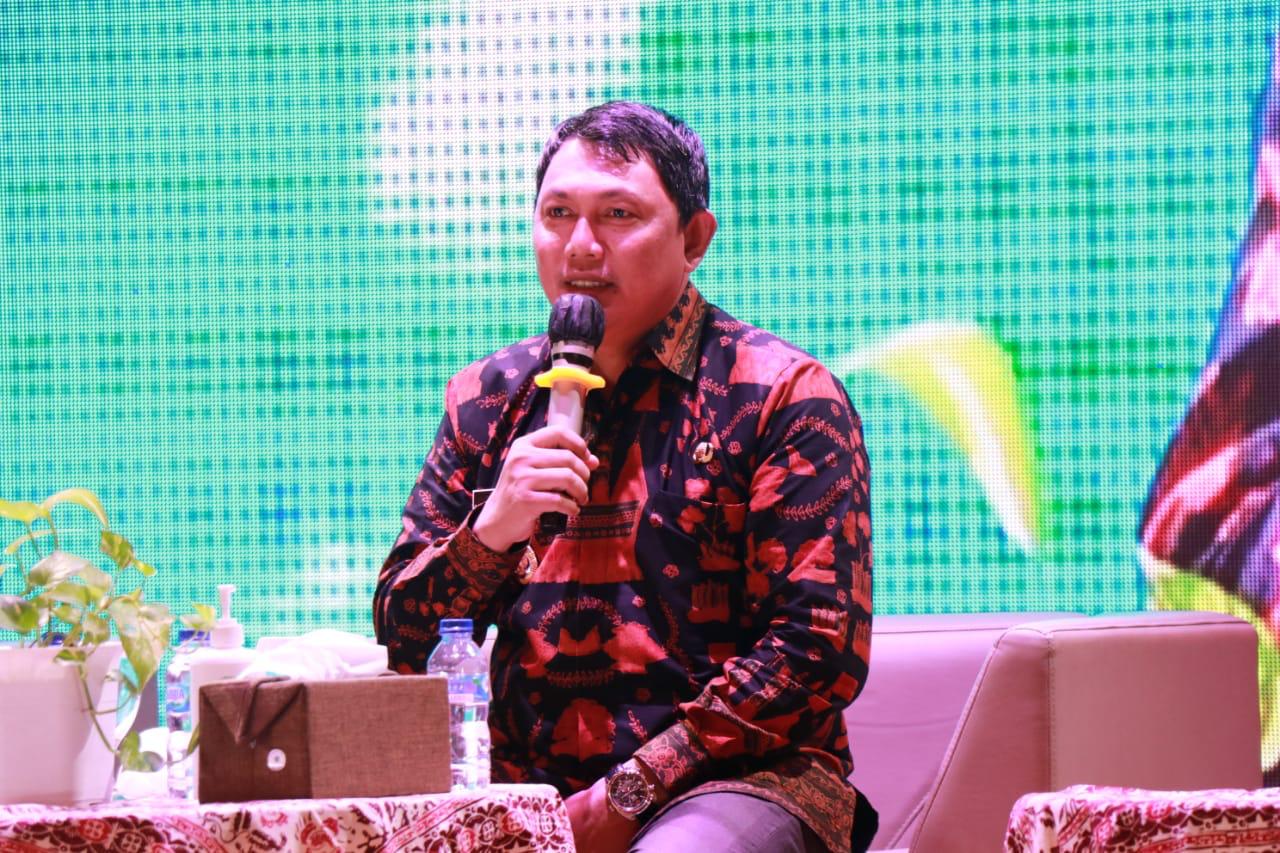 Wabup Tanjabbar Jadi Narasumber Dialog Nasional Literasi Kelapa