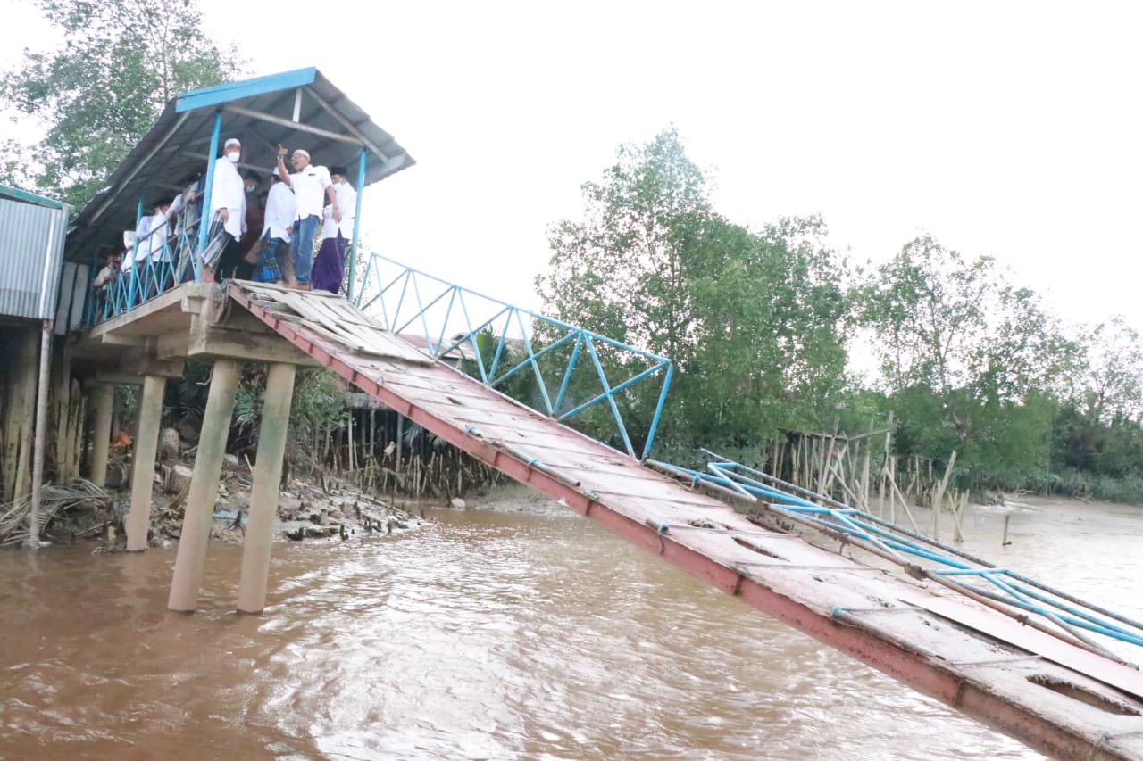 Bupati Tinjau Halte Sungai Dengan Kondisi Memprihatinkan