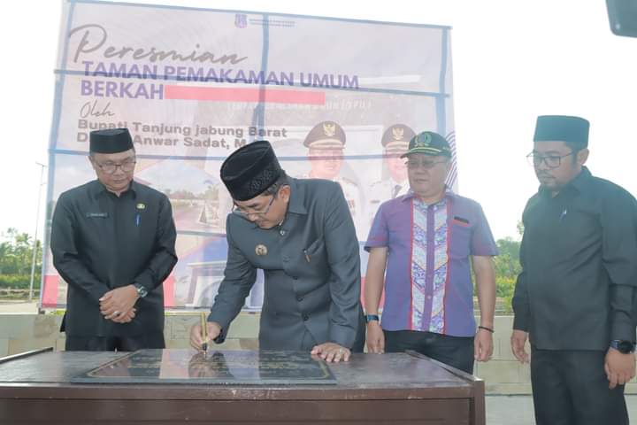 Bupati Meresmikan TPU Berkah di Kecamatan Tungkal Ilir