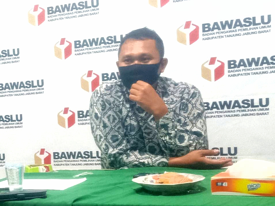 Bawaslu : Kasus Bagi-bagi Beras Dihentikan, Surat Perjanjian Politik Tetap Proses