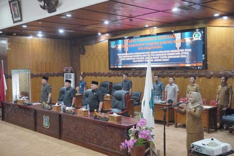 DPRDTanjab Barat Gelar Paripurna Nota Pengantar Rancangan KUA PPAS Tahun 2026