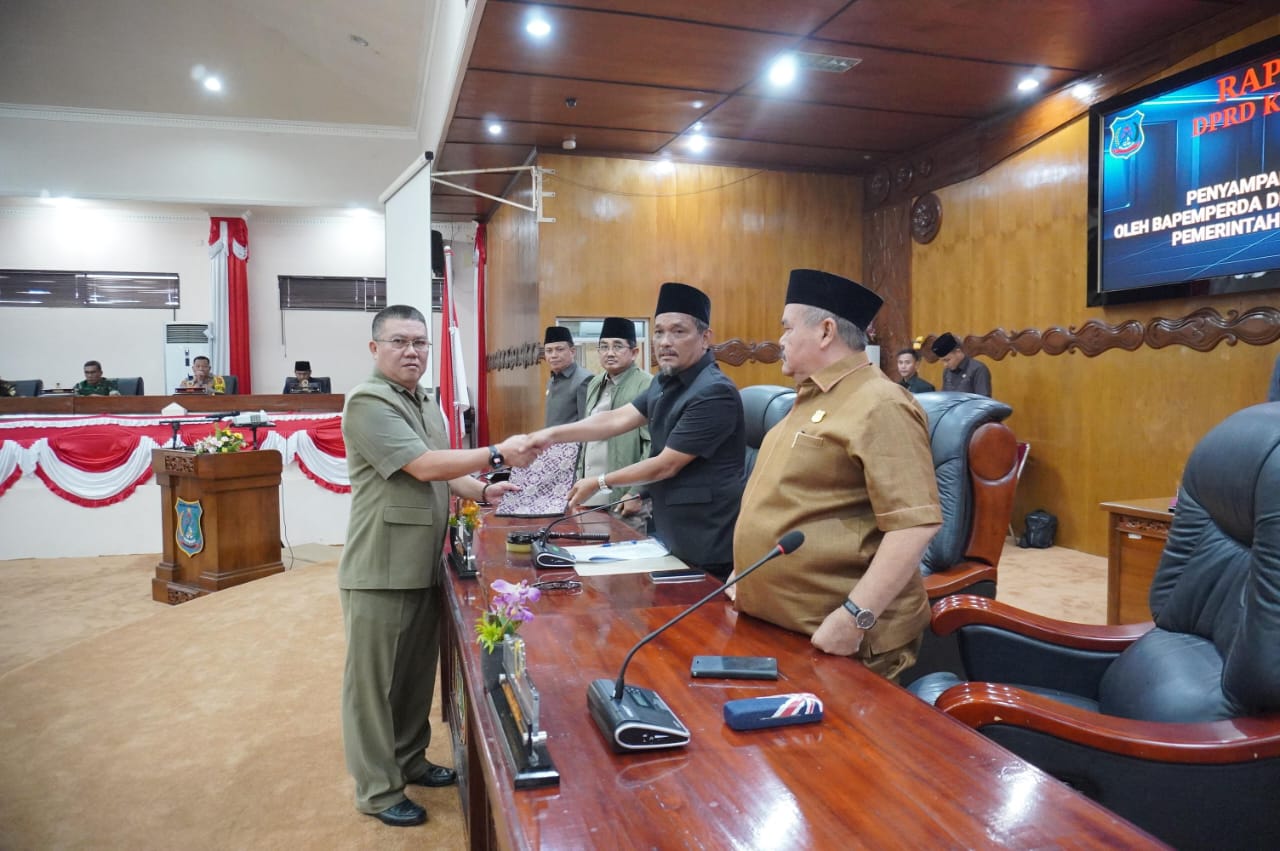 DPRD Tanjabbar Gelar Paripurna Pembahasan Raperda Inisiatif dan LKPJ Bupati 2024 DPRD Tanjabbar Gelar Paripurna Pembahasan Raperda Inisiatif dan LKPJ Bupati 2024