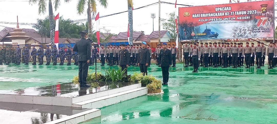 Kapolres  Tanjab Barat AKBP Padli, SH, SIK, MH. Pimpin Upacara Hut Bhayangkara Ke-77 Dengan Tema Polri Presisi Untuk Negeri 