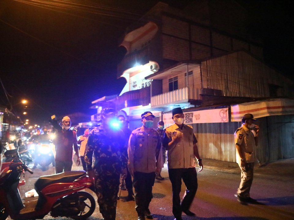 Berlakukan Jam Malam, Wabup, Kapolres dan Dandim Patroli Keliling Tungkal