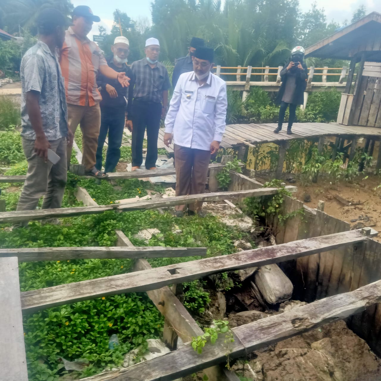 Bupati Perintahkan Dinas Terkait Perbaiki Pintu Air Parit Gantung