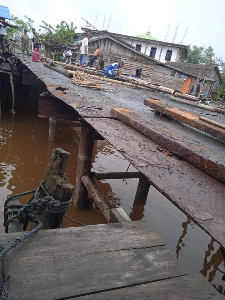 Jembatan Parit III Lansung Direhab Usai Ditinjau Bupati, Andi Nuzul: PUPR Selalu Tanggap