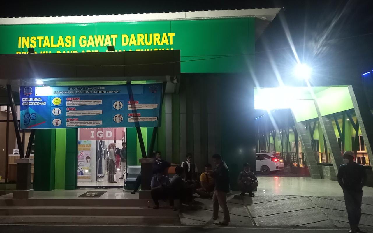 Pasien IGD Terlantar, Pelayanan RSUD Daud Arif Kualatungkal Semakin Semrawut Pasien IGD Terlantar, Pelayanan RSUD Daud Arif Kualatungkal Semakin Semrawut