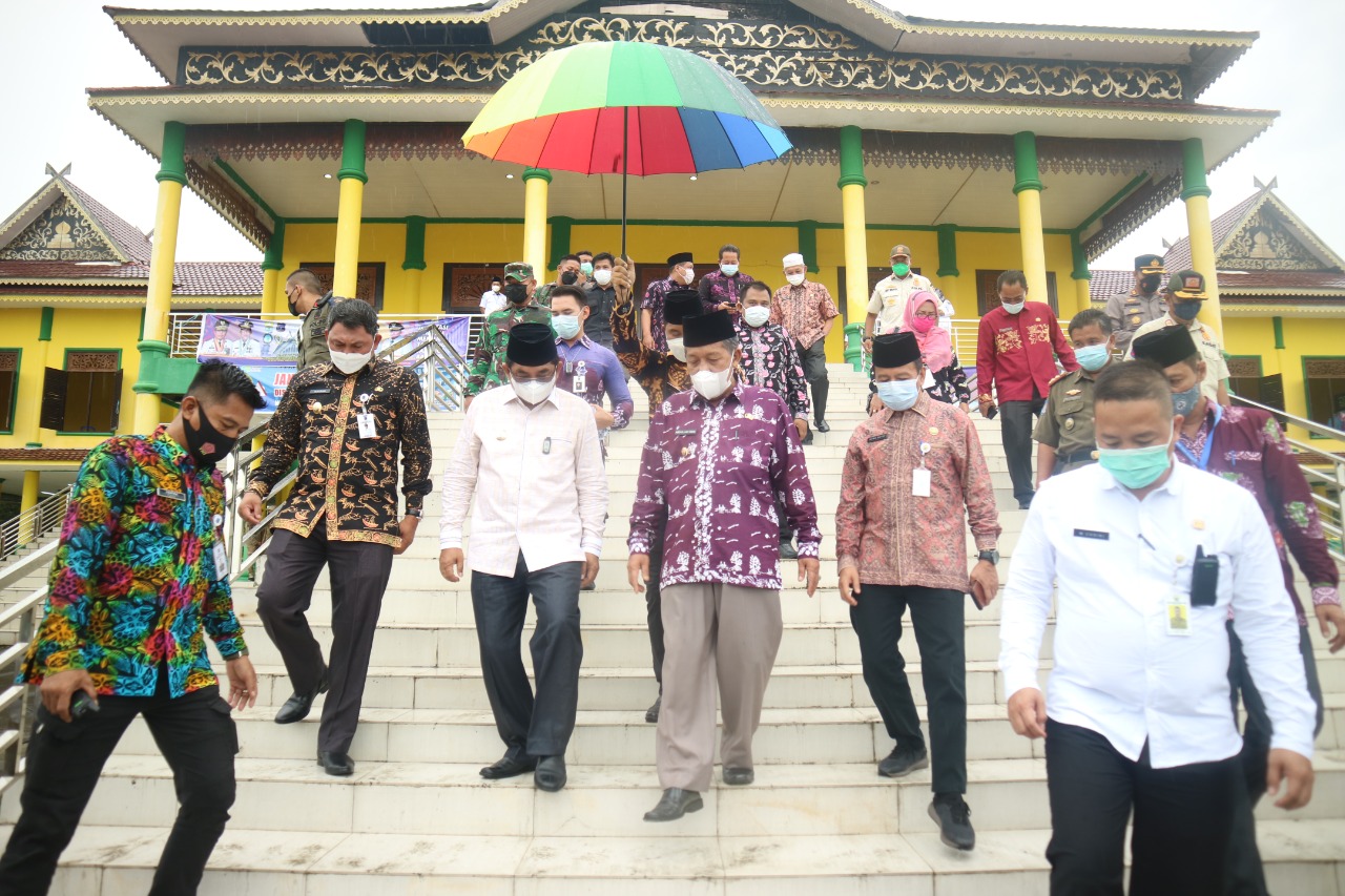 Bupati Tanjabbar Dampingi Wagub Jambi Tinjau Persiapan MTQ Ke-50