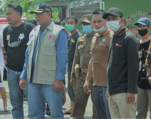 Wabup Hairan Tinjau dan Beri Bantuan Untuk Korban Musibah Kebakaran di Lorong Barito