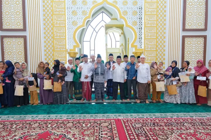 Safari Jum'at di Masjid Sholeh Al Mubarok Desa Gemuruh, Bupati Ajak Warga Memakmurkan Masjid