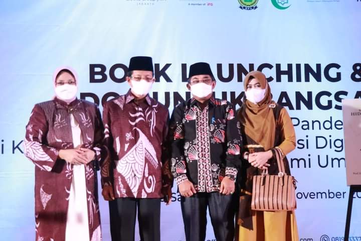 Bupati Tanjabbar Didampingi Istri Menghadiri Book Launching Nasaruddin Umar