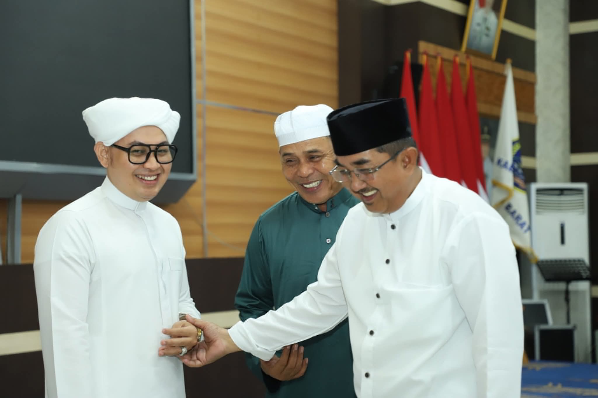 Bupati Anwar Sadat Hadiri Majelis Zikir dan Haul Akbar Sulthanul Aulia Syekh Abdul Qadir Al-Jailani. 