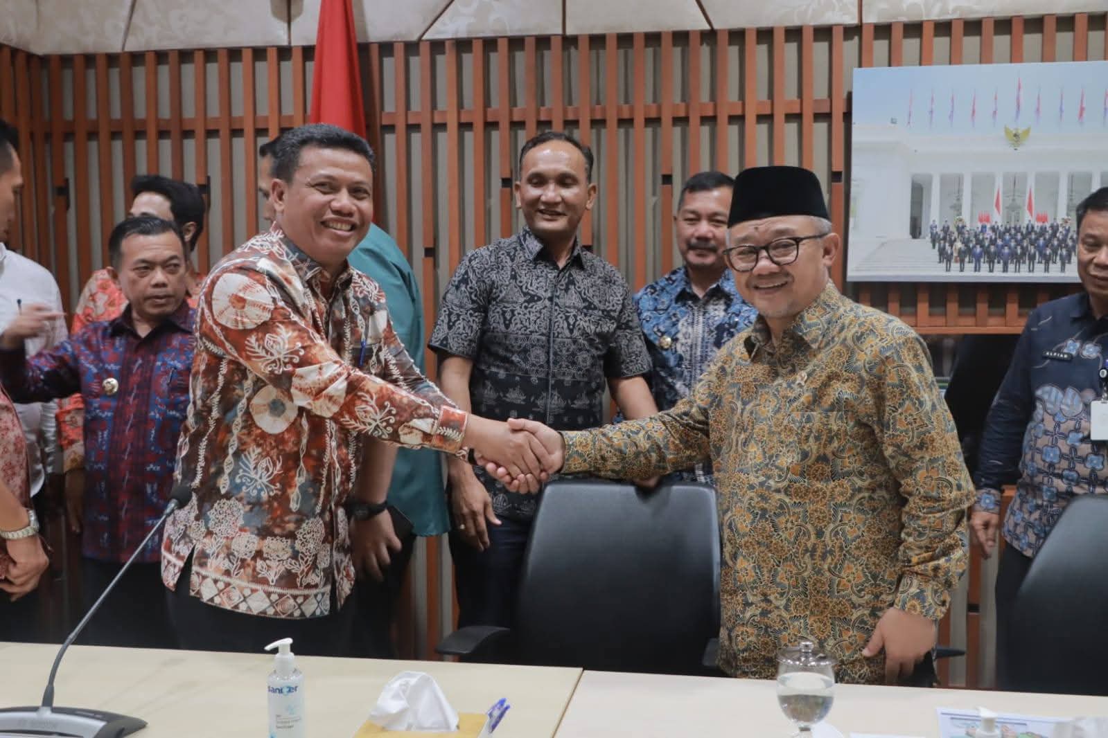 Wabup Kawal Langsung Aspirasi Pendidikan Tanjab Barat di Kementerian