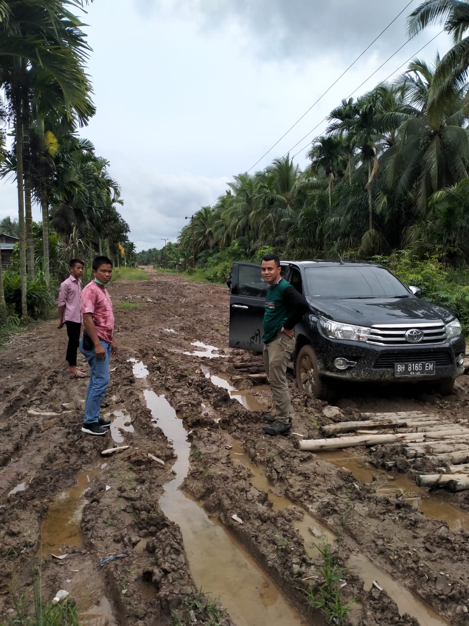 Setelah Sekian Lama, Jalan Lintas Senyerang Akhirnya Ditimbun