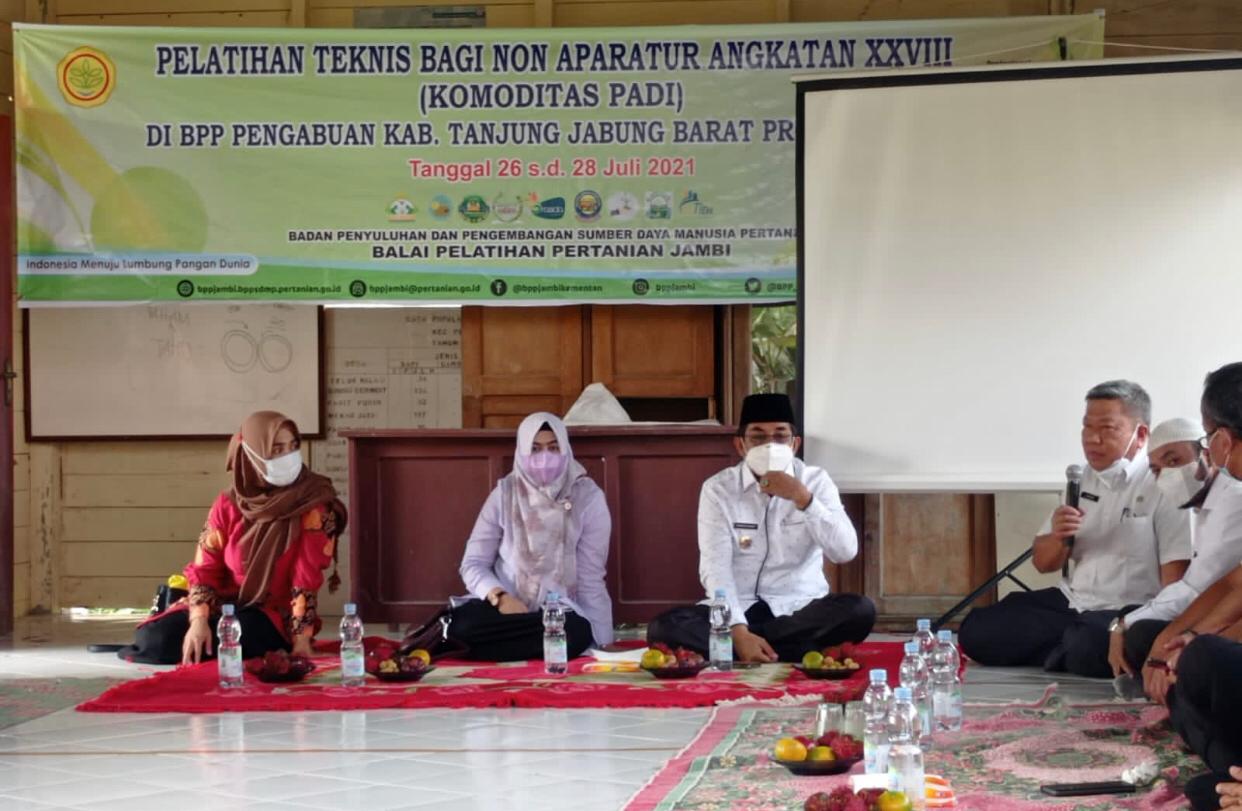 Bupati Tanjabbar Jadi Narasumber Kegiatan Pelatihan Teknis Bagi Non Aparatur Angkatan XXVIII