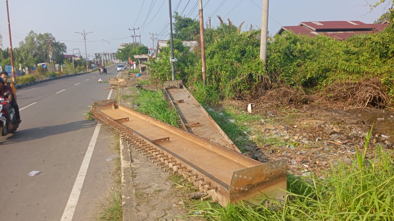 Bernilai Ratusan Juta Besi H Di Pinggir Jalan Tanpa Pemilik  Raib  ,Di duga di Jual 