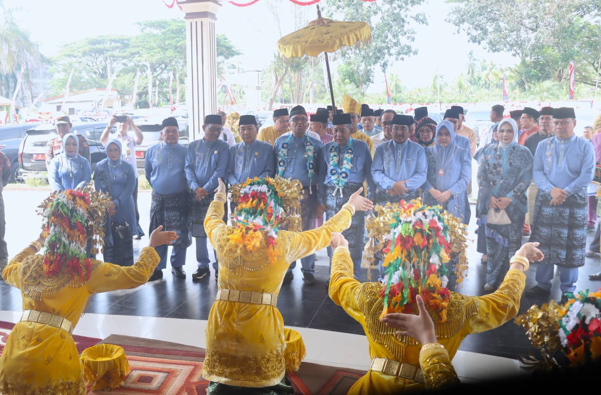 Paripurna Hari Jadi ke-61 Tanjab Barat, Pemerintah Pusat dan Daerah perkuat Sinergi Pembangunan SDM