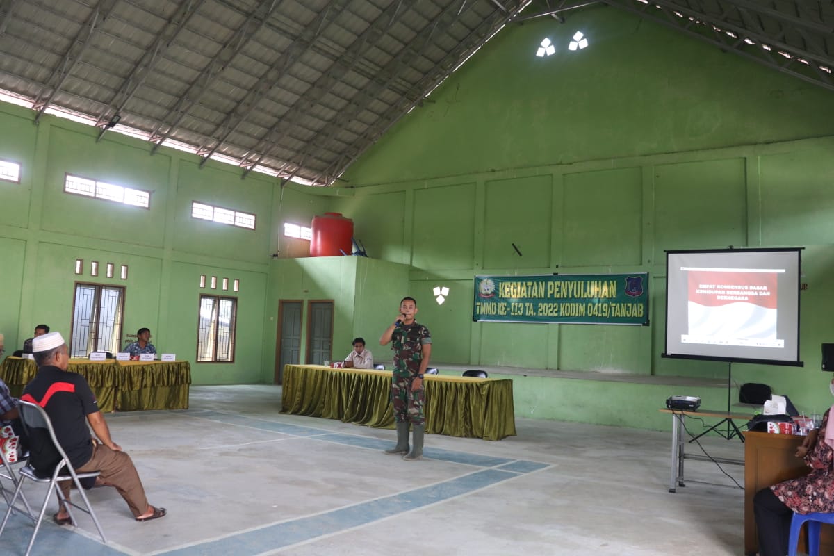 Kegiatan Non Fisik Satgas TMMD Ke-113 Kodim 0419/Tanjab Berikan Penyuluhan Wasbang Kepada Warga