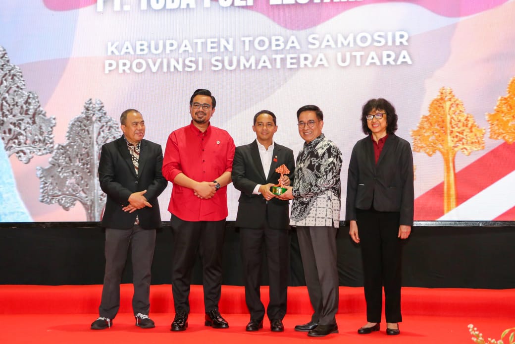 Teguhkan Tata Kelola Hutan Tanaman, PT Lontar Papyrus Raih Penghargaan Prima Wana Karya 2025