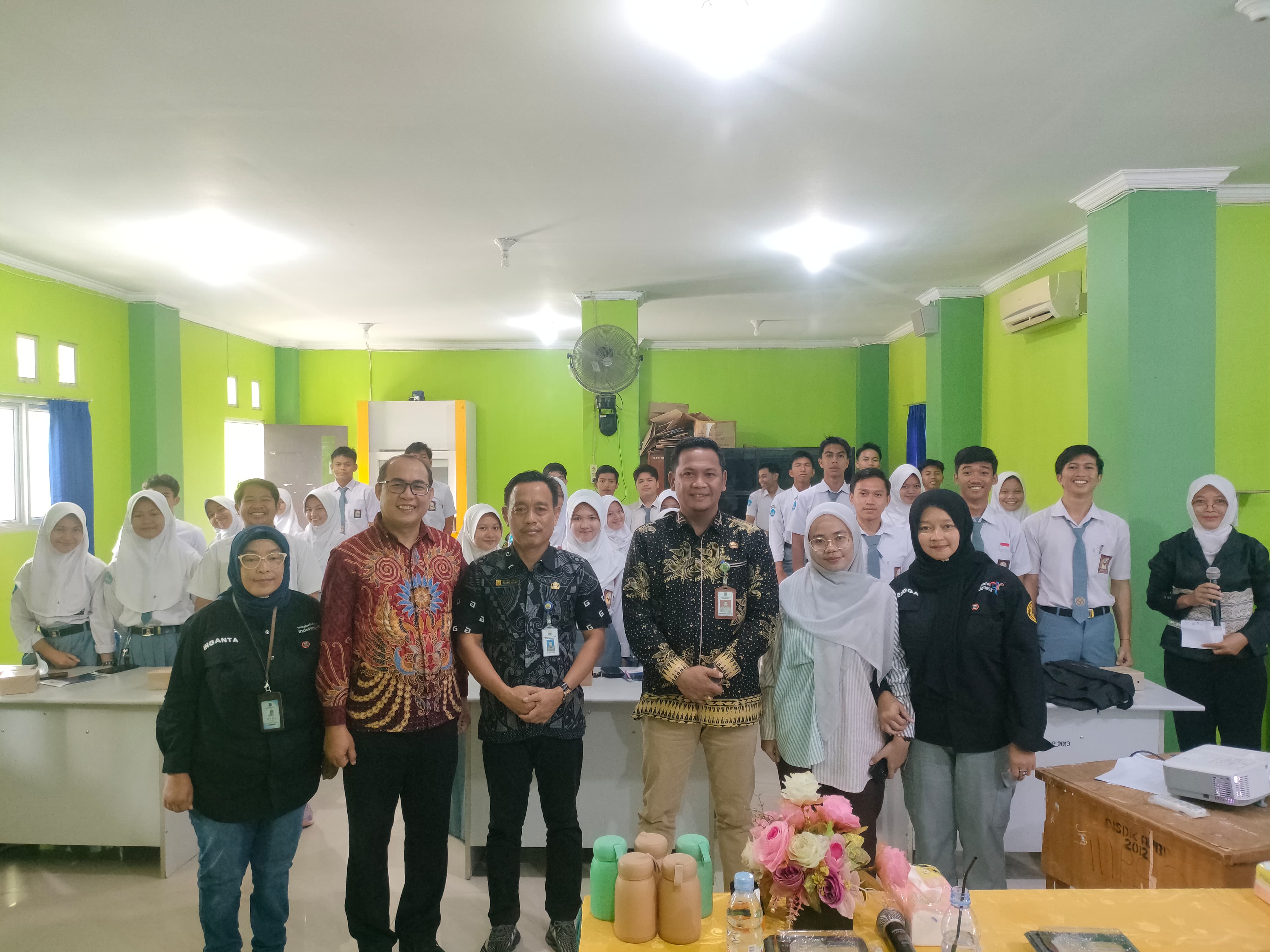 Dinas Parpora Melaksanakan Pelatihan SDM Kepariwisataan Dasar Bagi Pelajar Tourism Goes To School Di SMA 1 Kuala Tungkal 